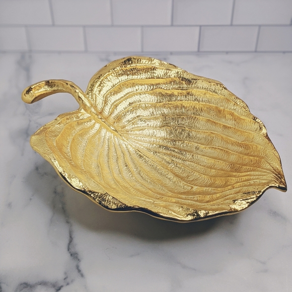 Michael Aram Other - Michael Aram gold botanical hostra leaf bowl dish